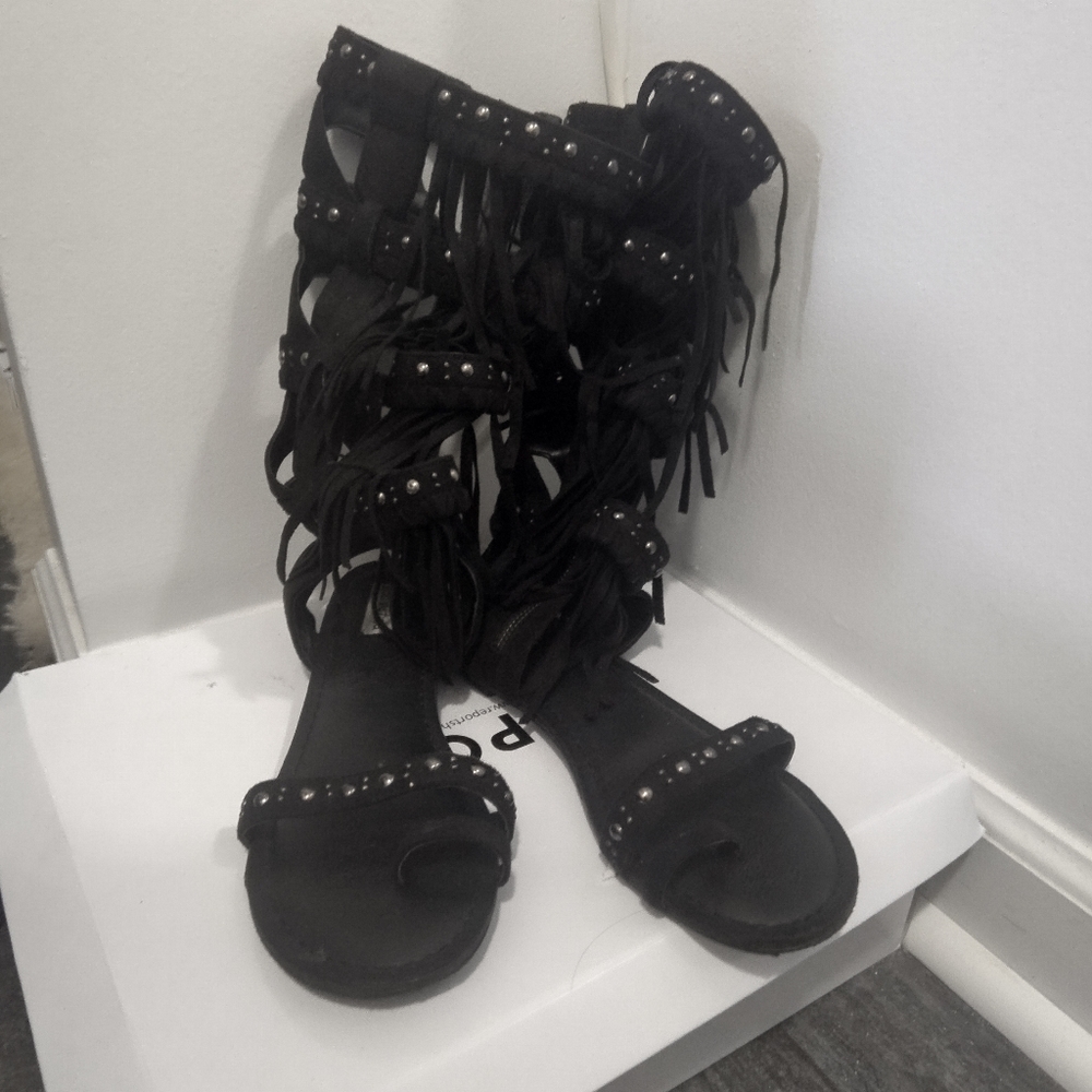 Sandals - Picture 2 of 3